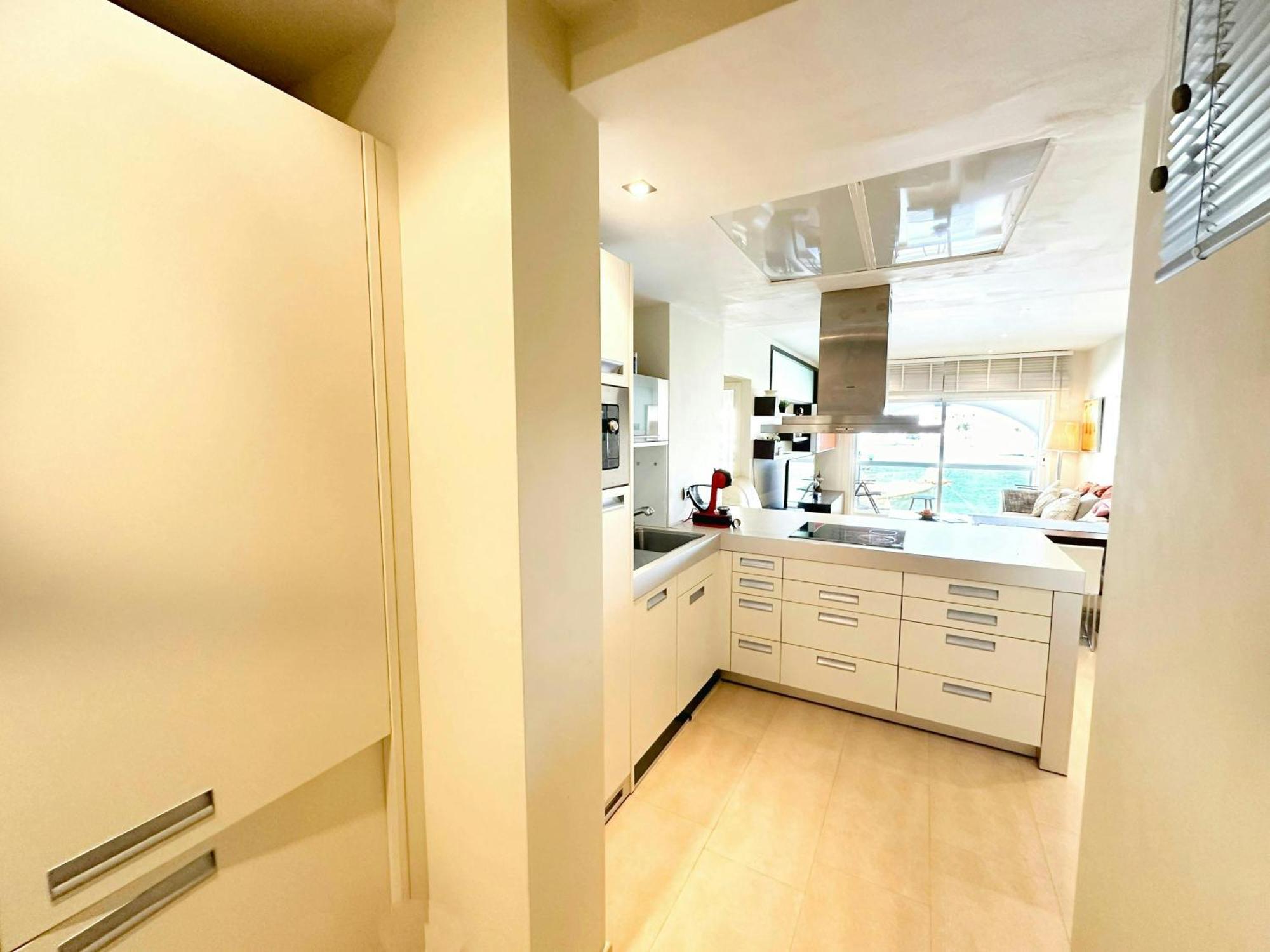 Apartment New Waterfront Gem W Rooftop Pool-puerto Marina