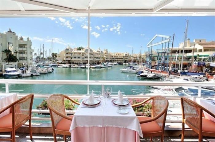 New Waterfront Gem W Rooftop Pool-puerto Marina Apartment
