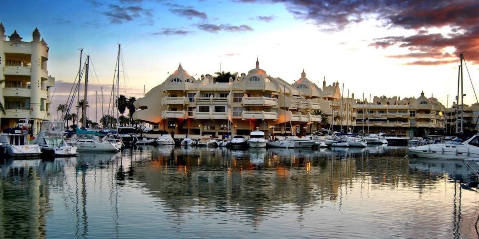 Apartment New Waterfront Gem W Rooftop Pool-puerto Marina Benalmadena